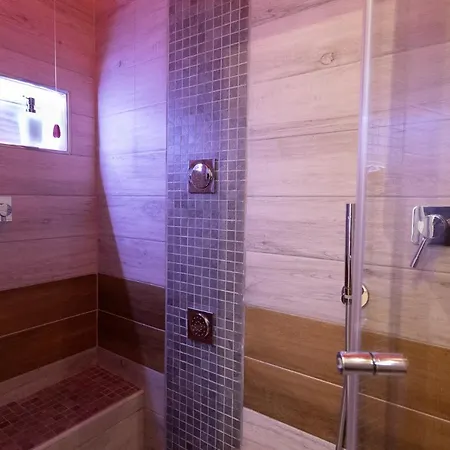 Antica 4*